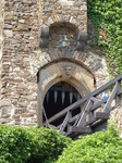 FZ017261 Teeth of portcullis and sculpture on Burg Thurant.jpg